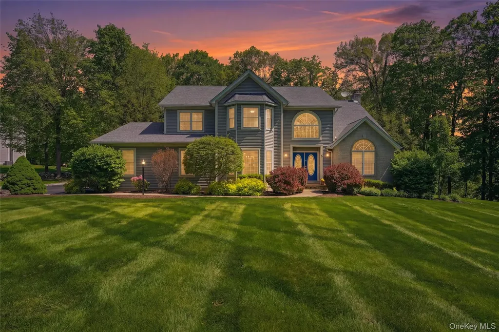 2 Windsor Lane Cornwall NY 12518