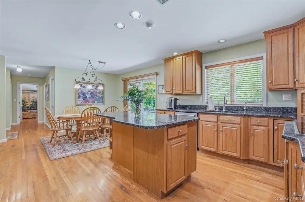 2 Windsor Lane Cornwall NY 12518
