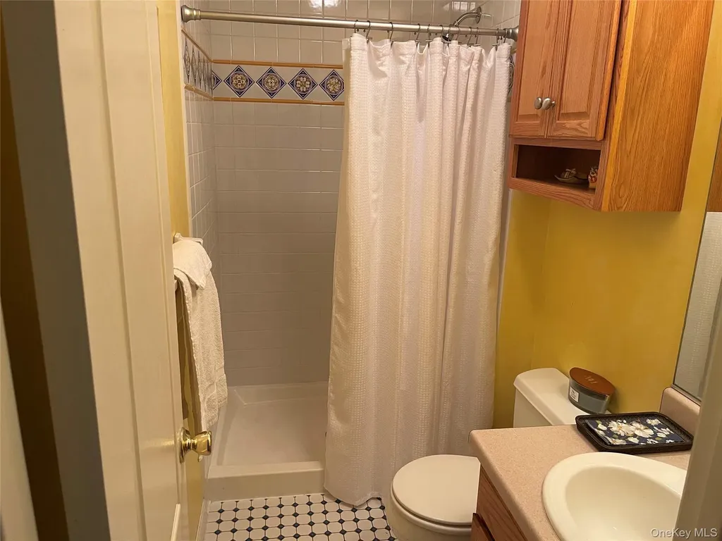 2 Windsor Lane Cornwall NY 12518