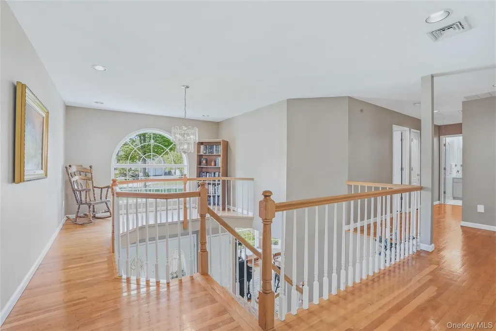 2 Windsor Lane Cornwall NY 12518