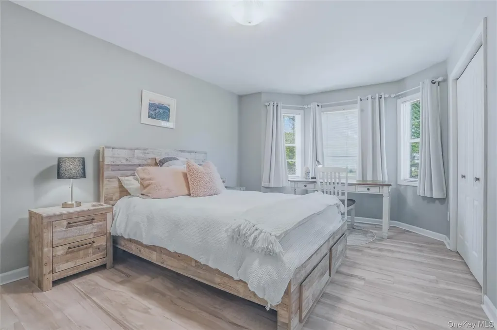 2 Windsor Lane Cornwall NY 12518