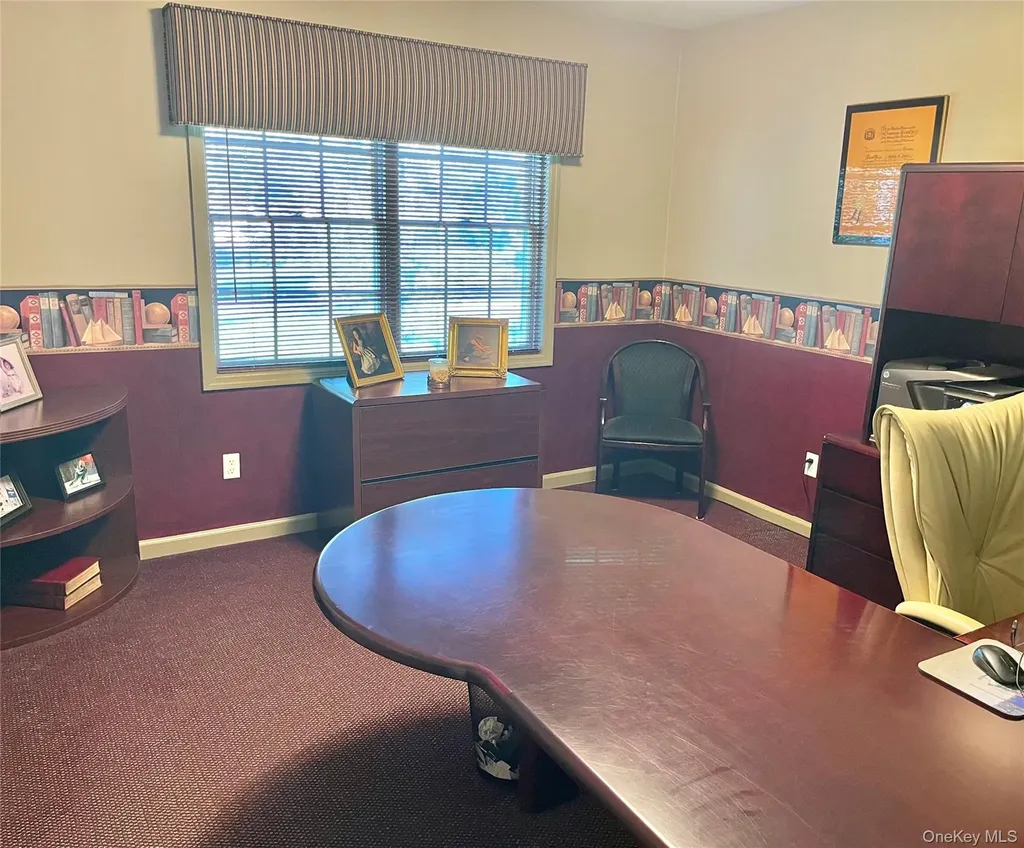 2 Windsor Lane Cornwall NY 12518
