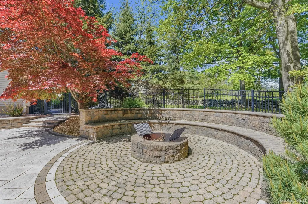 2 Windsor Lane Cornwall NY 12518