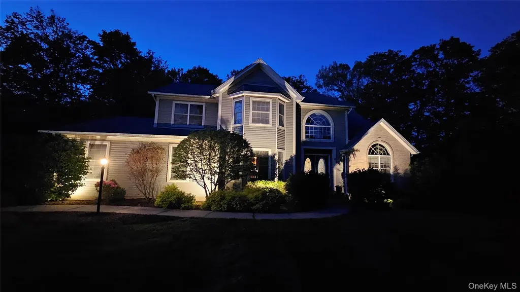 2 Windsor Lane Cornwall NY 12518