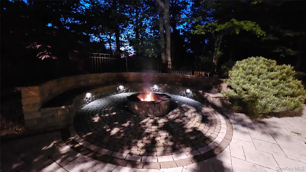 2 Windsor Lane Cornwall NY 12518