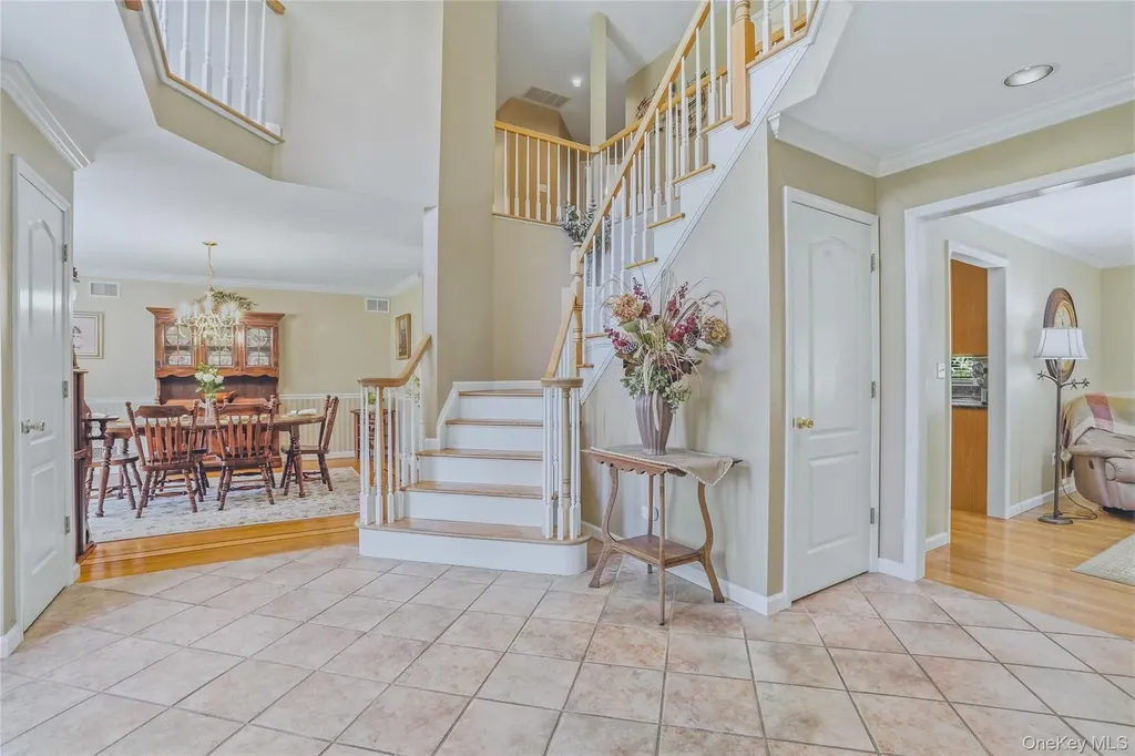 2 Windsor Lane Cornwall NY 12518