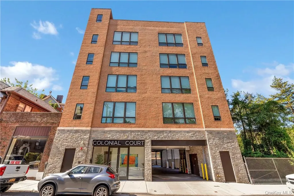 8 Boulevard W Pelham NY 10803
