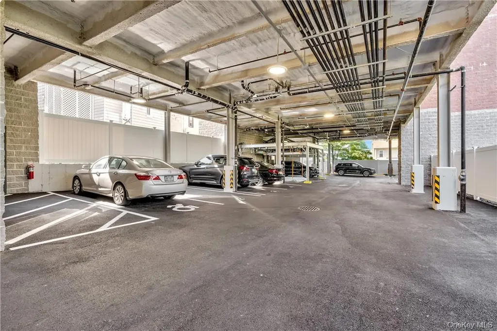 8 Boulevard W Pelham NY 10803