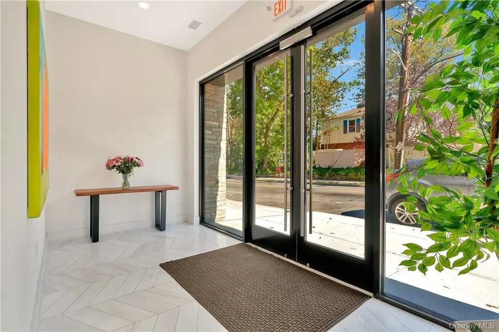 8 Boulevard W Pelham NY 10803