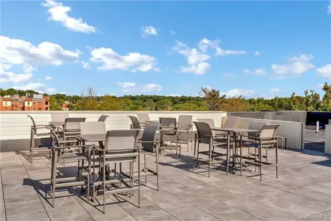 8 Boulevard W Pelham NY 10803