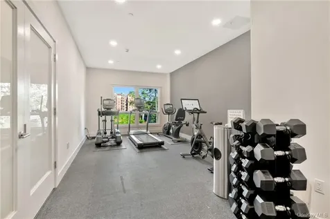 8 Boulevard W Pelham NY 10803