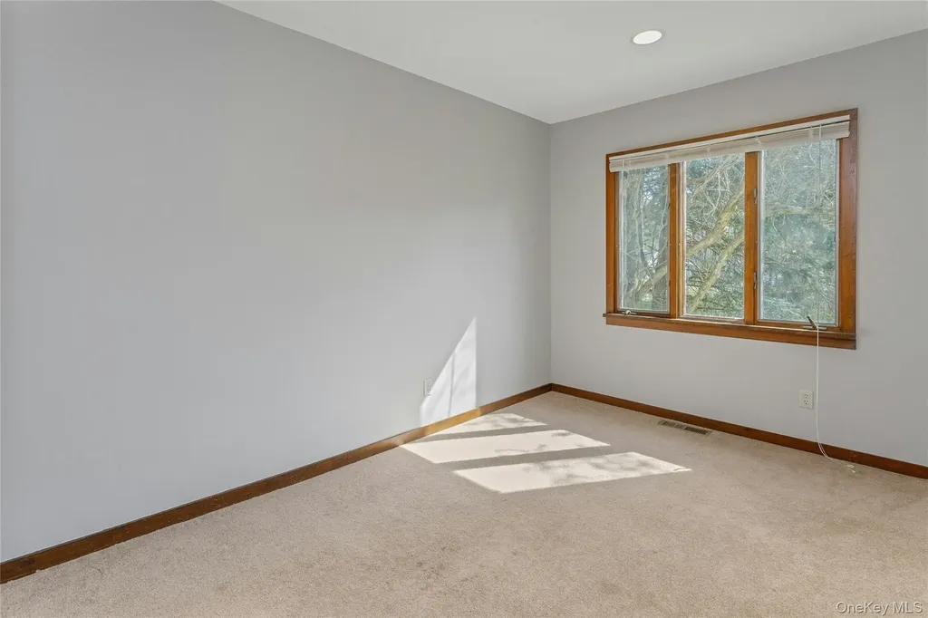 147 Stoneleigh Avenue Carmel NY 10512