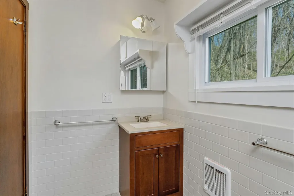 147 Stoneleigh Avenue Carmel NY 10512