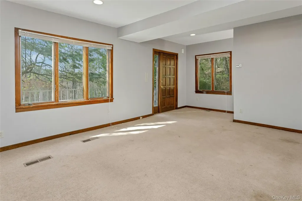 147 Stoneleigh Avenue Carmel NY 10512