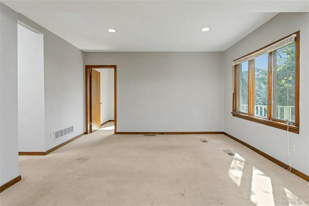 147 Stoneleigh Avenue Carmel NY 10512