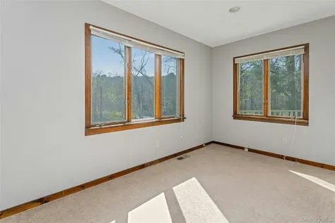 147 Stoneleigh Avenue Carmel NY 10512