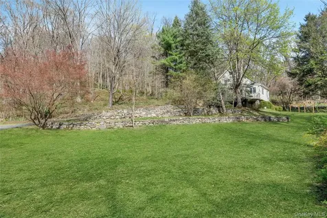 147 Stoneleigh Avenue Carmel NY 10512