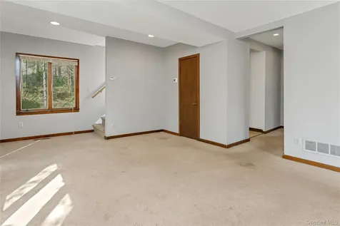 147 Stoneleigh Avenue Carmel NY 10512