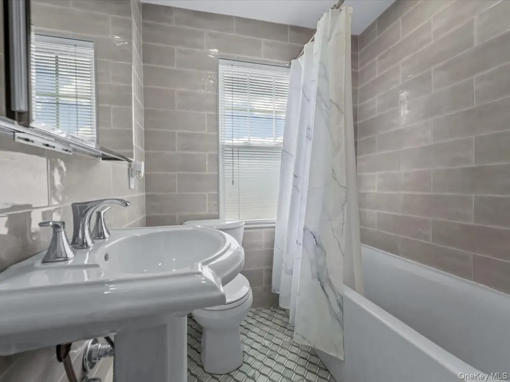146-07 17th Avenue Whitestone NY 11357