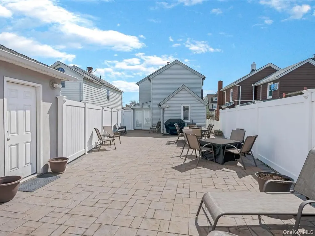 146-07 17th Avenue Whitestone NY 11357