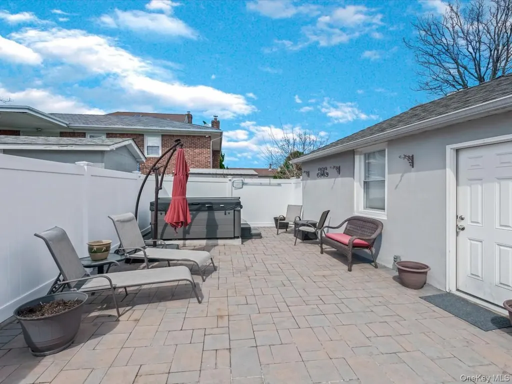 146-07 17th Avenue Whitestone NY 11357