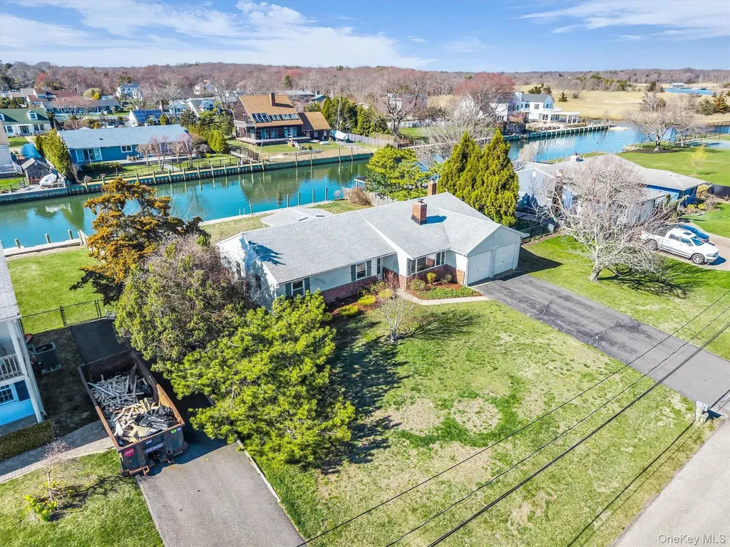 7 Lindner Court Brookhaven NY 11719