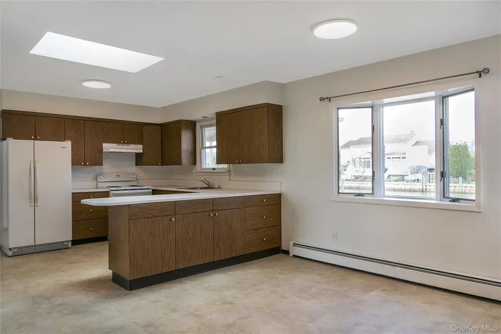 7 Lindner Court Brookhaven NY 11719