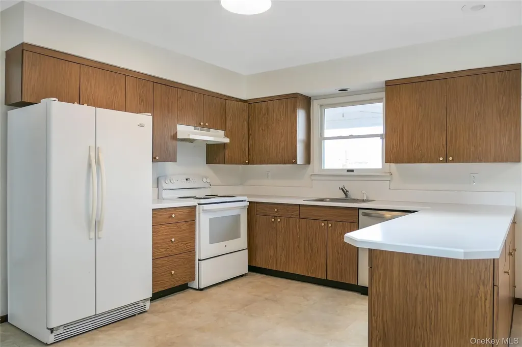 7 Lindner Court Brookhaven NY 11719