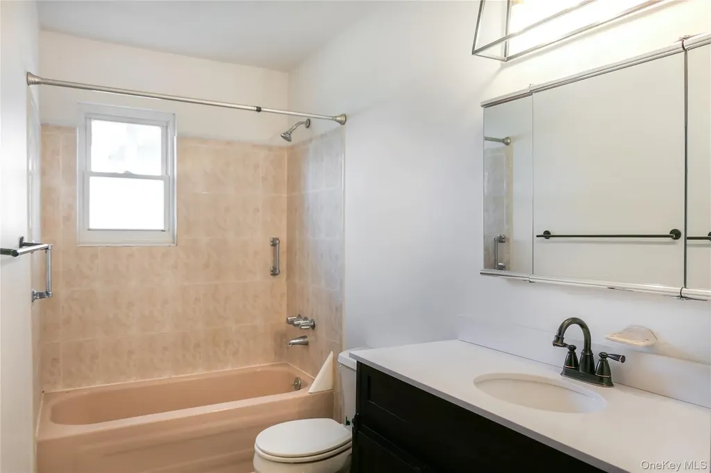 7 Lindner Court Brookhaven NY 11719