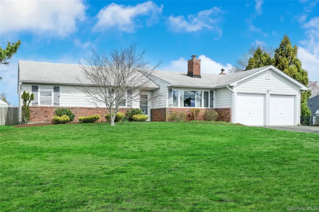 7 Lindner Court Brookhaven NY 11719