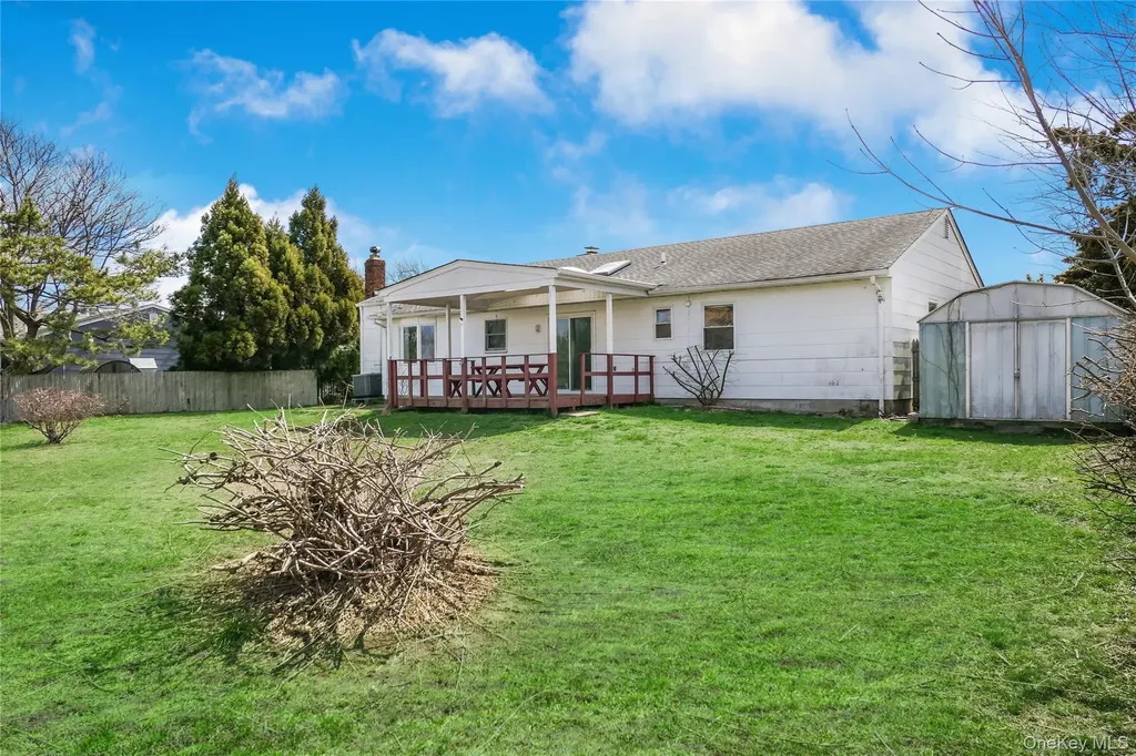 7 Lindner Court Brookhaven NY 11719