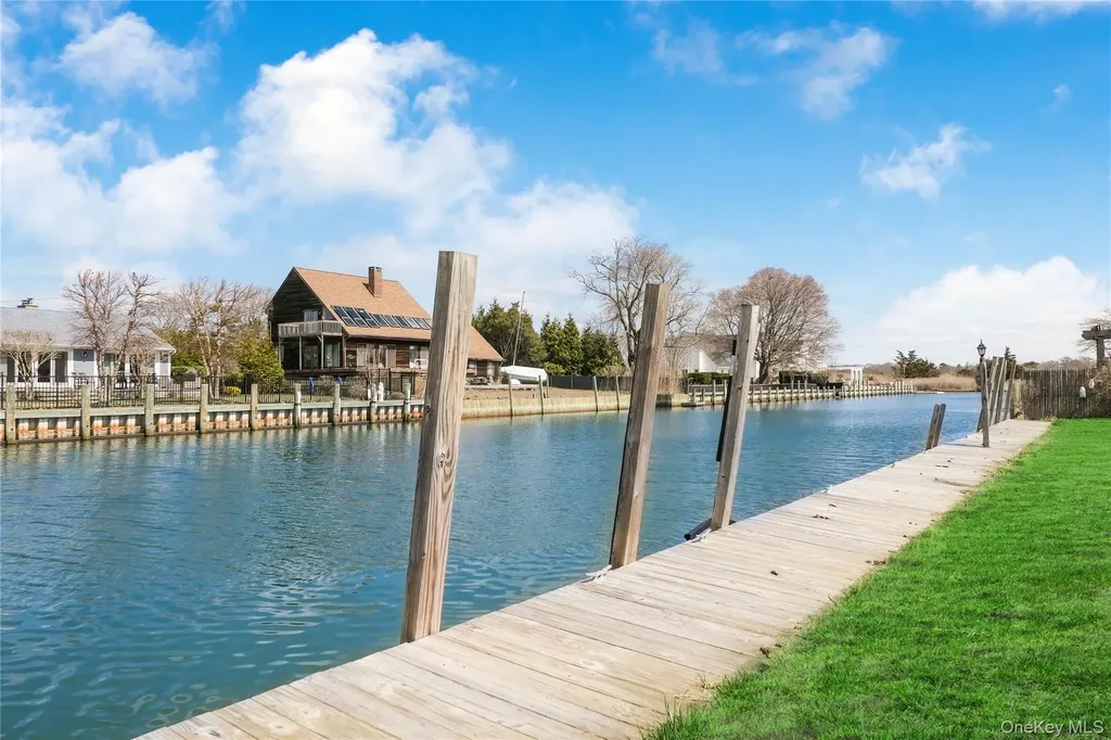 7 Lindner Court Brookhaven NY 11719