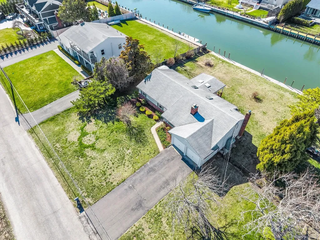 7 Lindner Court Brookhaven NY 11719