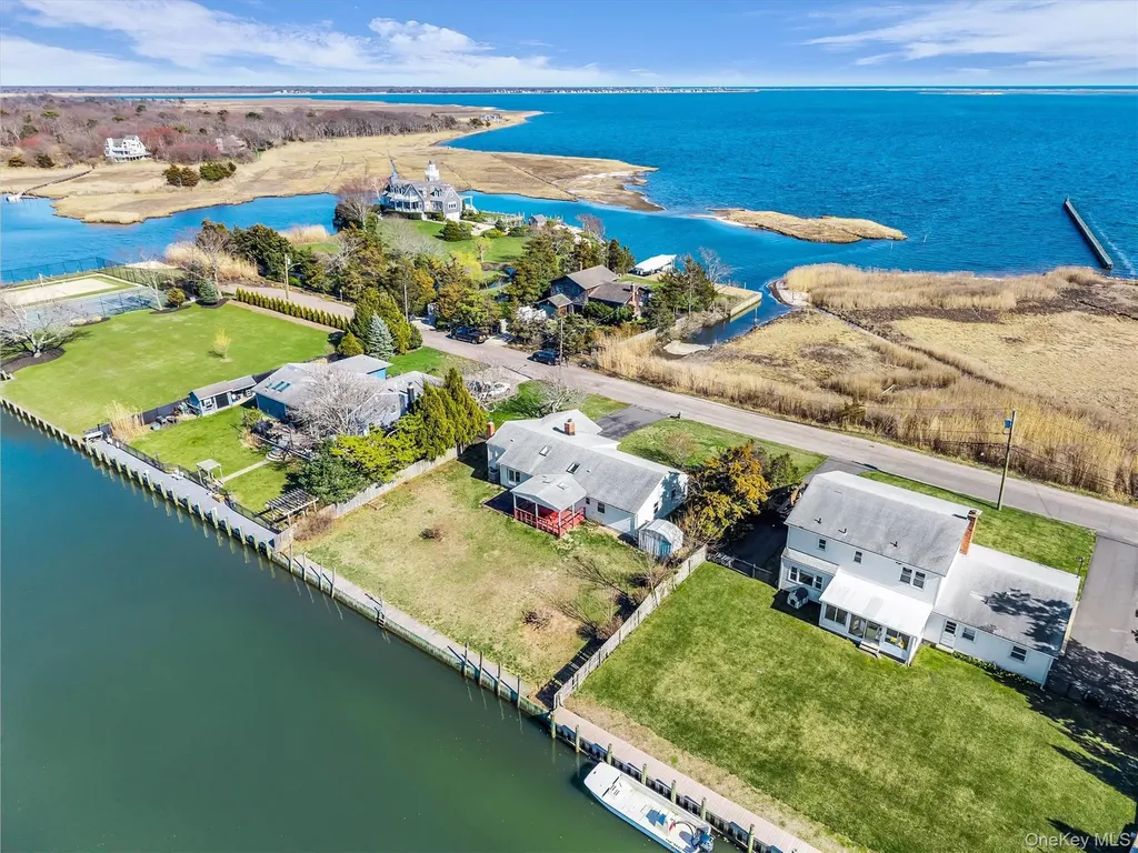 7 Lindner Court Brookhaven NY 11719