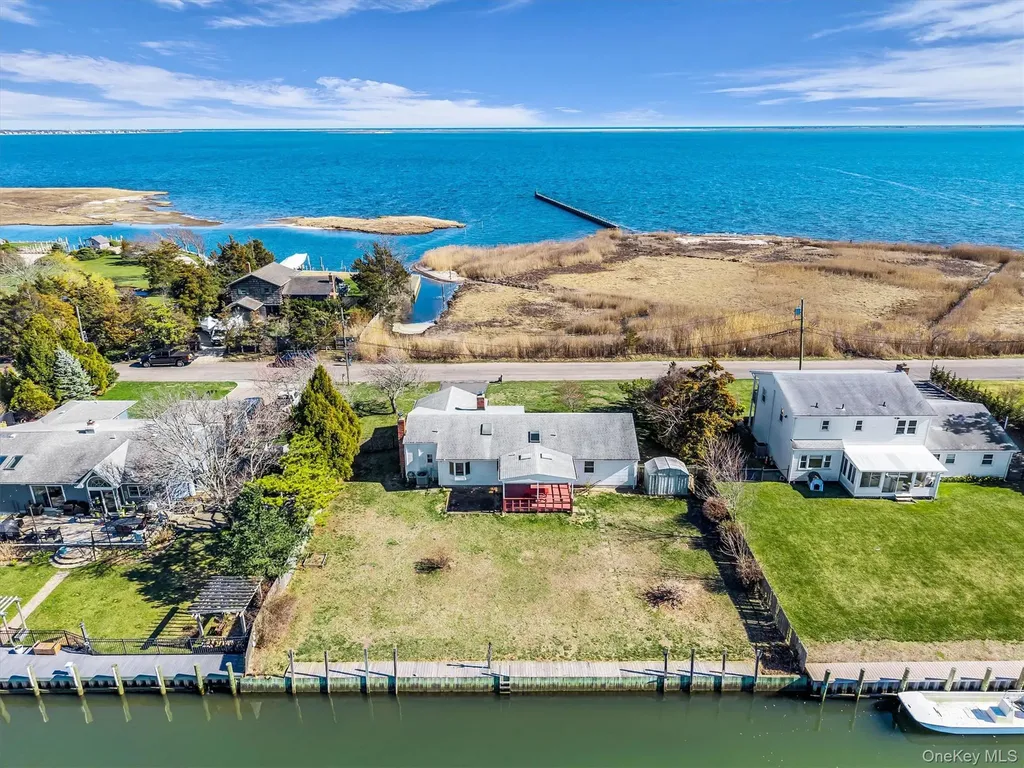 7 Lindner Court Brookhaven NY 11719