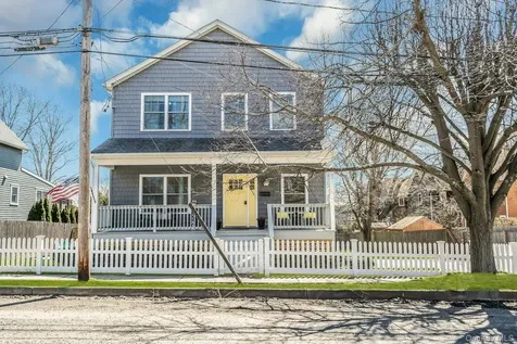 215 North Street Greenport NY 11944