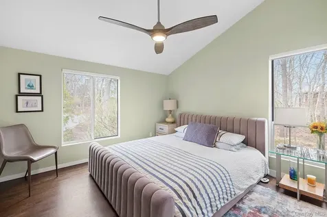 76 Island View Drive W Sag Harbor NY 11963