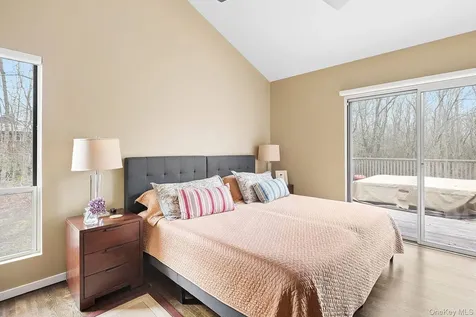 76 Island View Drive W Sag Harbor NY 11963