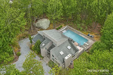 76 Island View Drive W Sag Harbor NY 11963