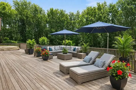 76 Island View Drive W Sag Harbor NY 11963