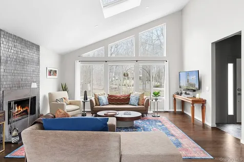 76 Island View Drive W Sag Harbor NY 11963