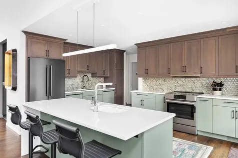 76 Island View Drive W Sag Harbor NY 11963