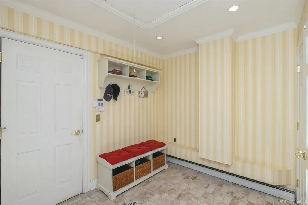 3 Clemson Lane Woodbury NY 11797