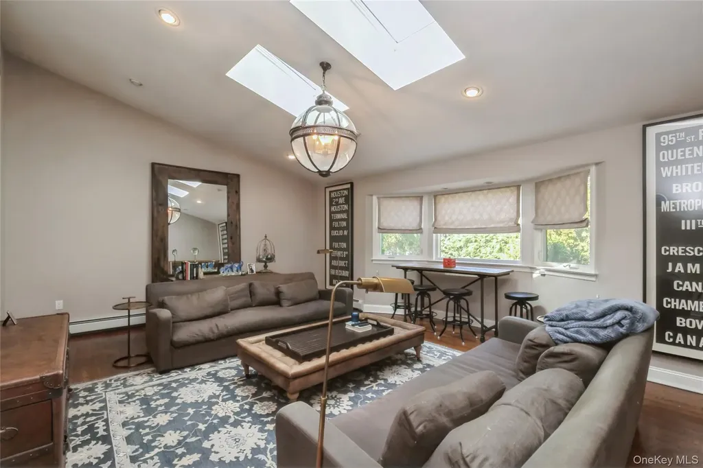 3 Clemson Lane Woodbury NY 11797