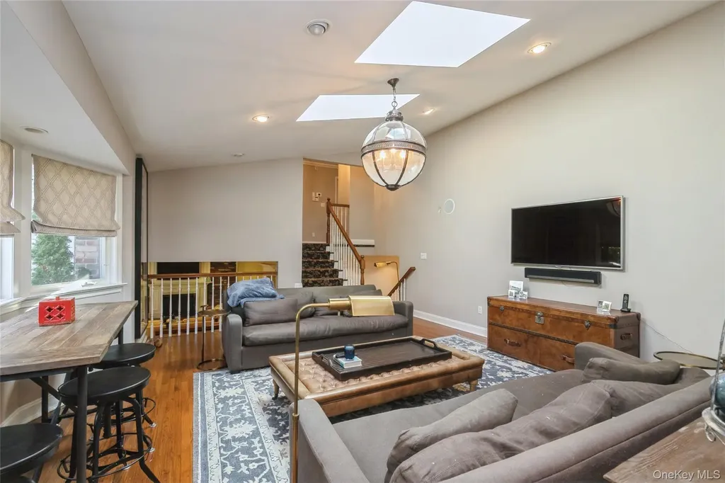 3 Clemson Lane Woodbury NY 11797