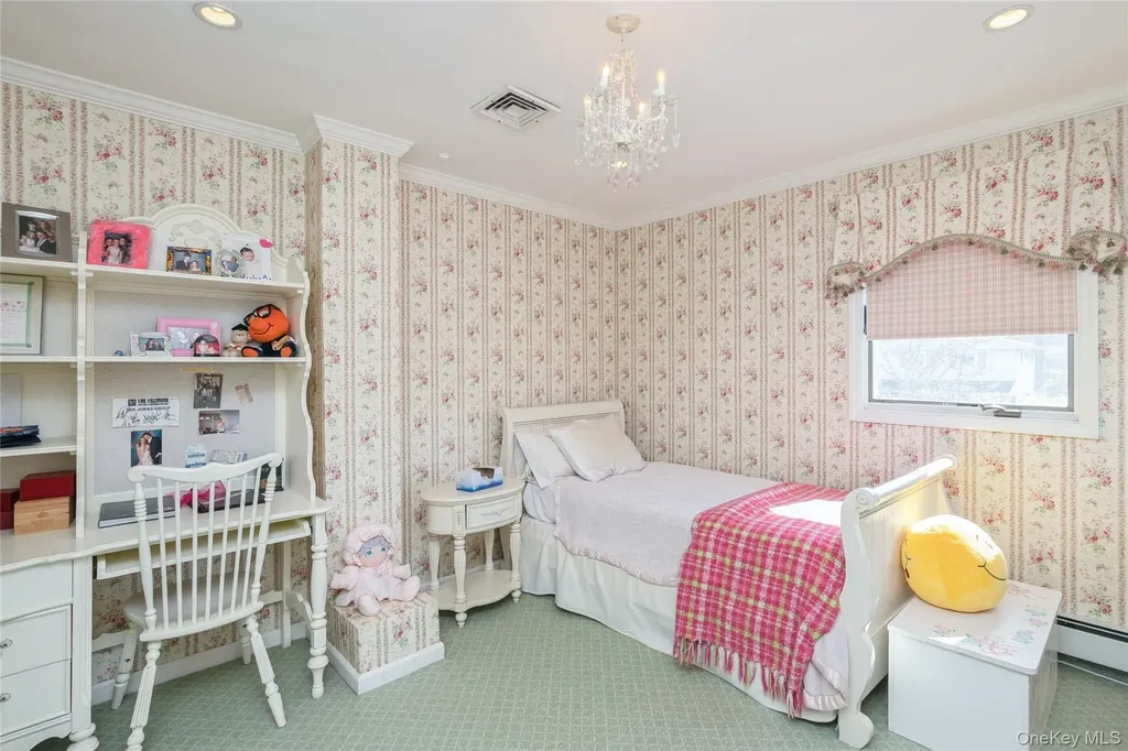 3 Clemson Lane Woodbury NY 11797
