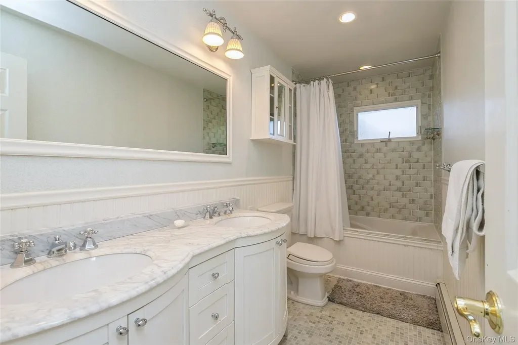 3 Clemson Lane Woodbury NY 11797