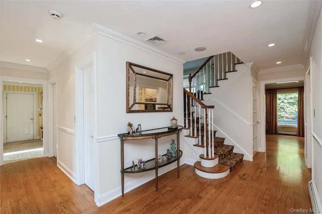3 Clemson Lane Woodbury NY 11797