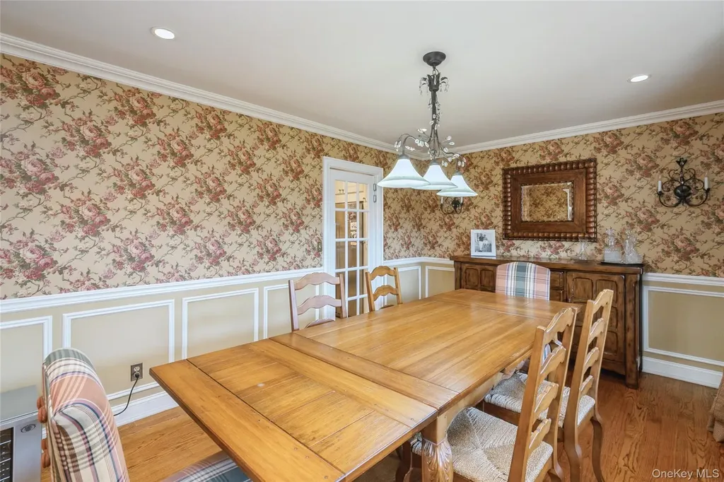 3 Clemson Lane Woodbury NY 11797