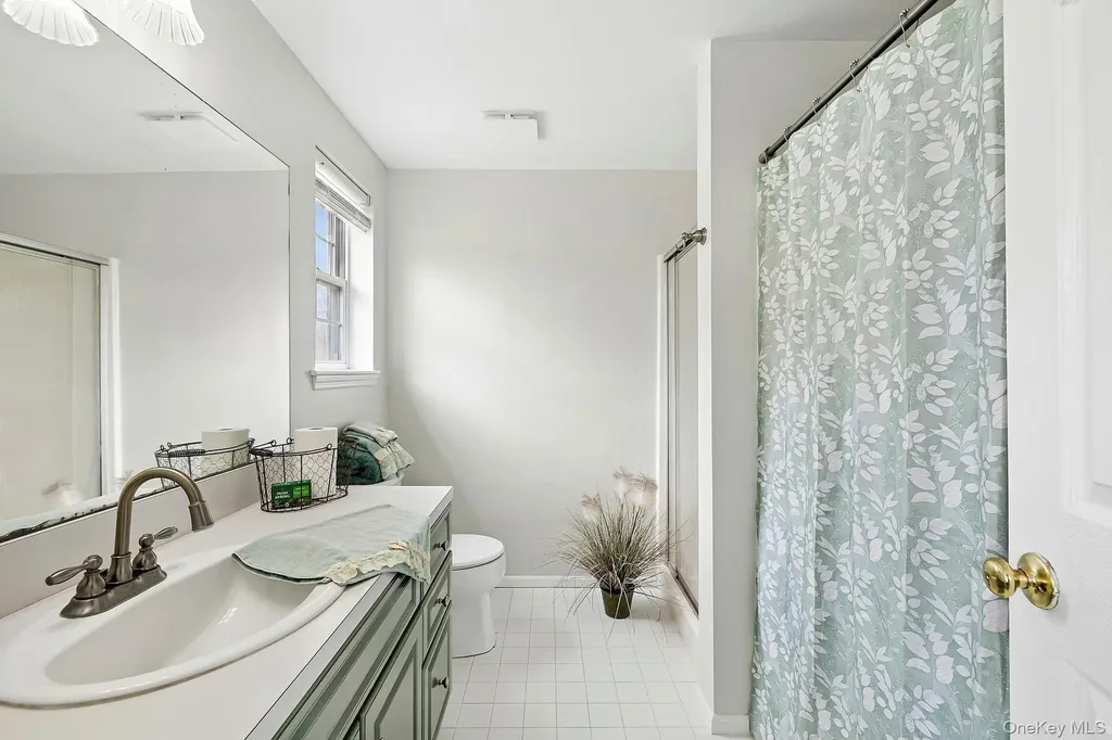 240 Lisa Drive Southold NY 11971